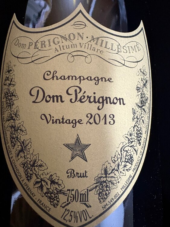 シャンパン ドン・ペリニヨン （お酒）の商品画像 - 査定依頼日：2025年4月8日 - 最高査定価格：19,000円