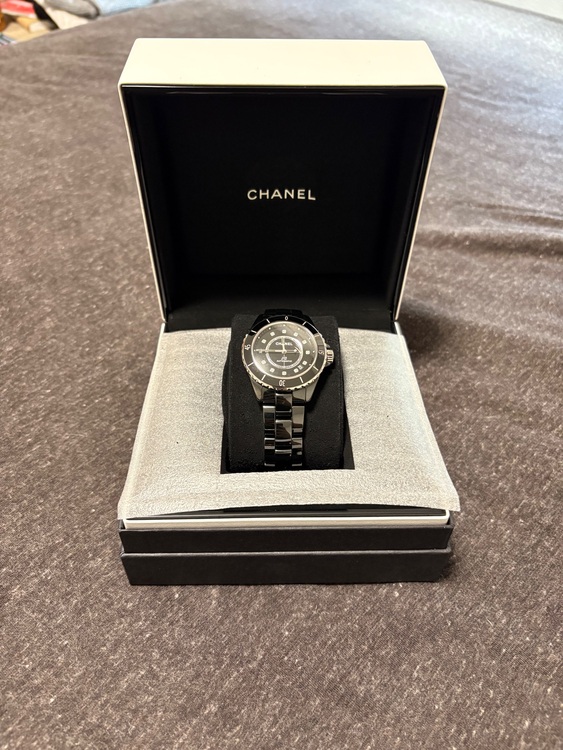 シャネル J12 （高級時計）の商品画像 - 査定依頼日：2025年7月27日 - 最高査定価格：550,000円