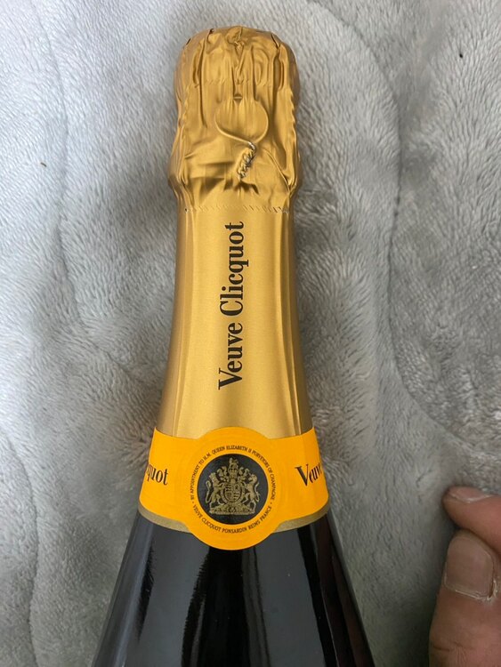 ヴーヴ・クリコイエローブリュット（お酒）の商品画像 - 査定依頼日：2025年4月27日