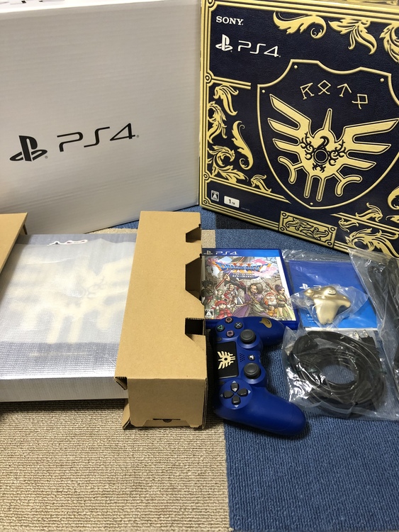 PlayStation4 ドラゴンクエストロトエディション（ゲーム機本体・ゲームソフト）の商品画像 - 査定依頼日：2022年9月4日 - 最高査定価格：20,000円