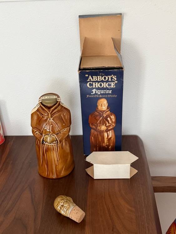 アボット・チョイス（ABBOTS CHOICE）」の修道士（僧侶）型陶器ボトル（フィギュアリン）（お酒）の商品画像 - 査定依頼日：2026年8月15日 - 最高査定価格：4,000円