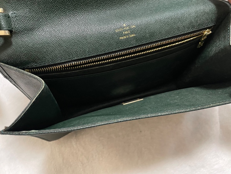 セカンドバッグ（ブランドバッグ）の商品画像 - 査定依頼日：2025年10月12日 - 最高査定価格：21,000円