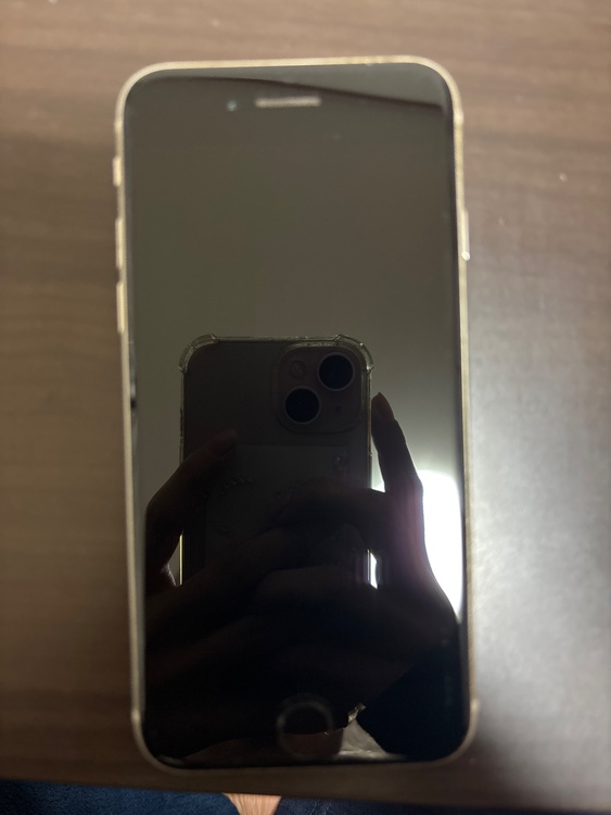 iPhone SE (第 2 世代) 128GB docomo（スマホ）の商品画像 - 査定依頼日：2026年4月1日 - 最高査定価格：12,000円