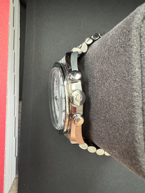 オメガ スピードマスター （高級時計）の商品画像 - 査定依頼日：2025年7月3日 - 最高査定価格：1,050,000円