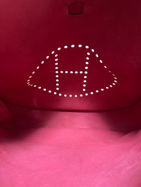 エブリン　レッド　GM（ブランドバッグ）の商品画像 - 査定依頼日：2025年7月29日 - 最高査定価格：170,000円