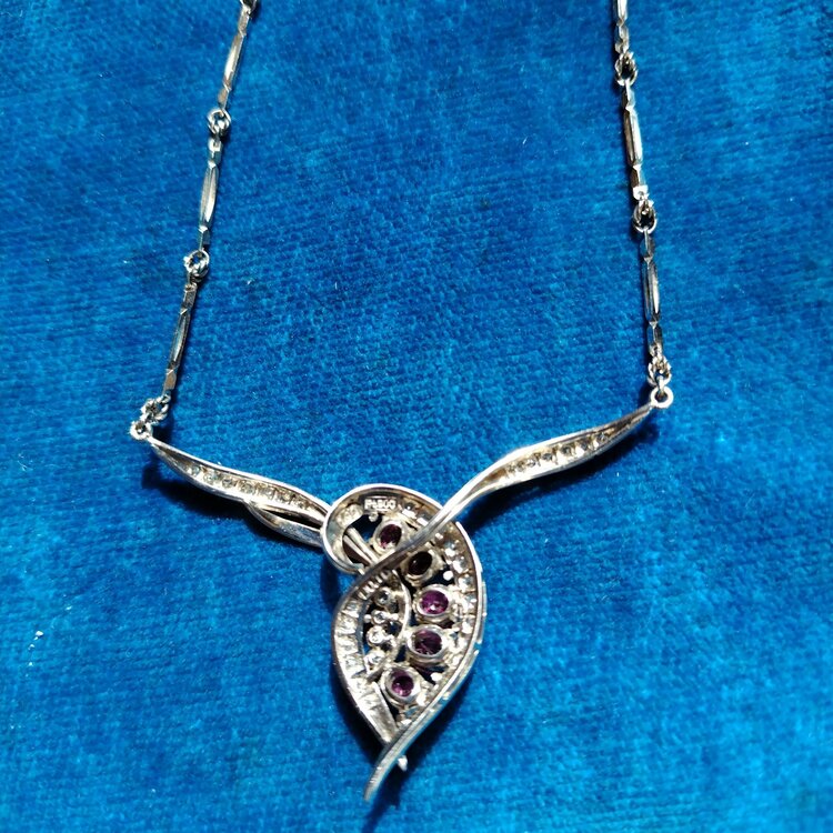 天然ルビー、ダイアモンドネックレス（宝石）の商品画像 - 査定依頼日：2026年1月15日 - 最高査定価格：150,000円