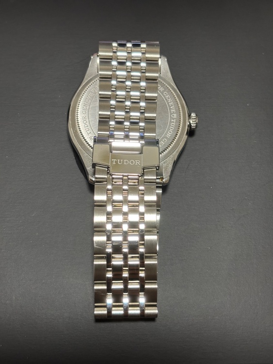 TUDOR　チューダー　チュードル　39mm　M91550-0002（高級時計）の商品画像 - 査定依頼日：2026年7月29日 - 最高査定価格：212,500円