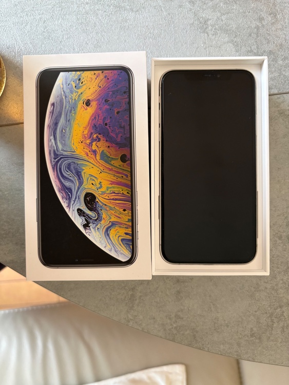 iPhoneXS 64GB au（スマホ）の商品画像 - 査定依頼日：2026年5月9日 - 最高査定価格：15,000円