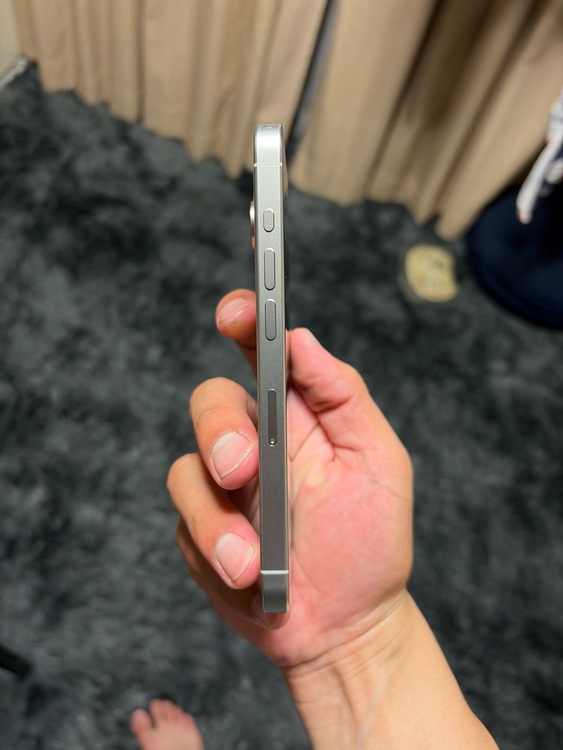 iPhone iPhone 15 Pro 256GB Softbank（スマホ）の商品画像 - 査定依頼日：2026年7月10日 - 最高査定価格：90,000円