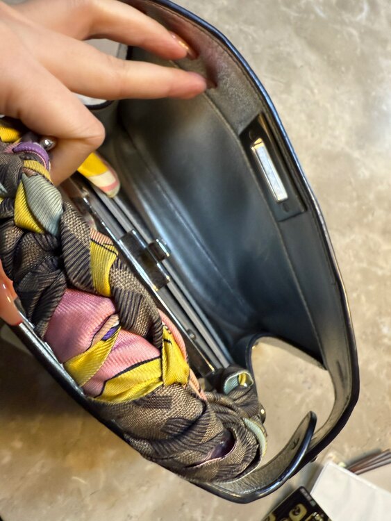 フェンディ  （ブランドバッグ）の商品画像 - 査定依頼日：2025年5月2日 - 最高査定価格：250,000円