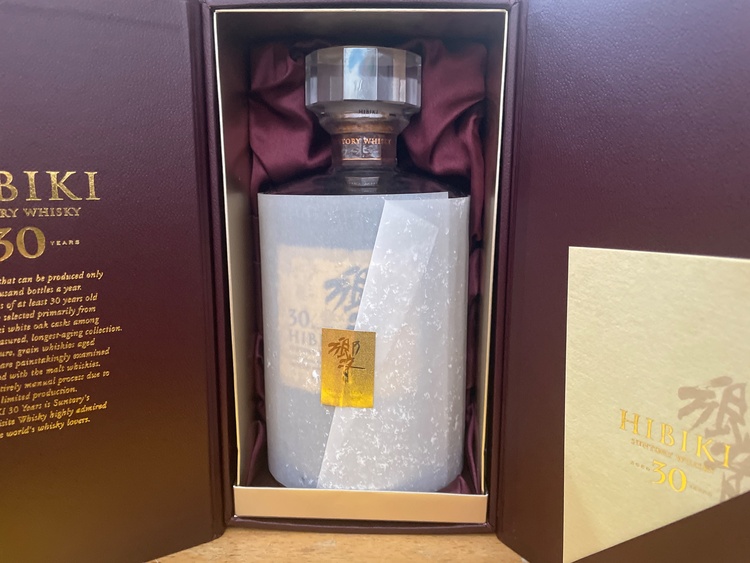 サントリー響30年（お酒）の商品画像 - 査定依頼日：2026年2月11日 - 最高査定価格：530,000円