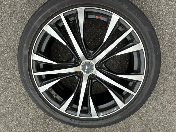 タイヤホイール（カー用品）の商品画像 - 査定依頼日：2025年4月2日 - 最高査定価格：500円