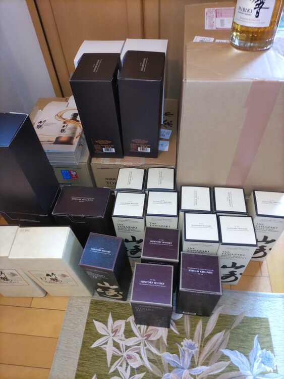 響21年３本、花鳥風月２本、マスターズセレクトいしようボトル５本、竹鶴17年２本、山崎12年JAL機内販売1本、のんビンテージ山崎箱付き9本（お酒）の商品画像 - 査定依頼日：2026年10月6日 - 最高査定価格：100,000円