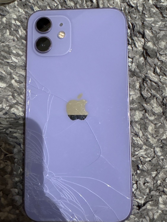 iPhone11（スマホ）の商品画像 - 査定依頼日：2025年10月1日 - 最高査定価格：6,000円