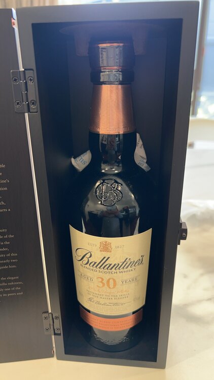 ウイスキー バランタイン （お酒）の商品画像 - 査定依頼日：2025年4月23日 - 最高査定価格：28,000円