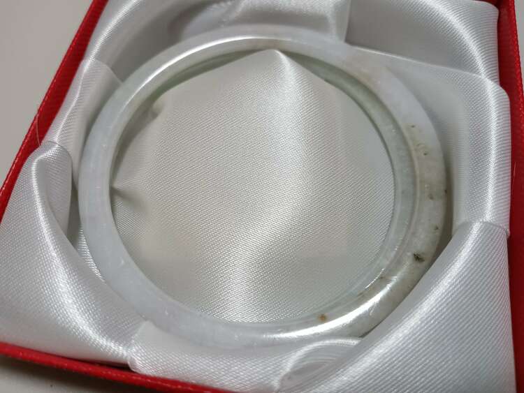 バングル（宝石）の商品画像 - 査定依頼日：2024年5月14日 - 最高査定価格：500円