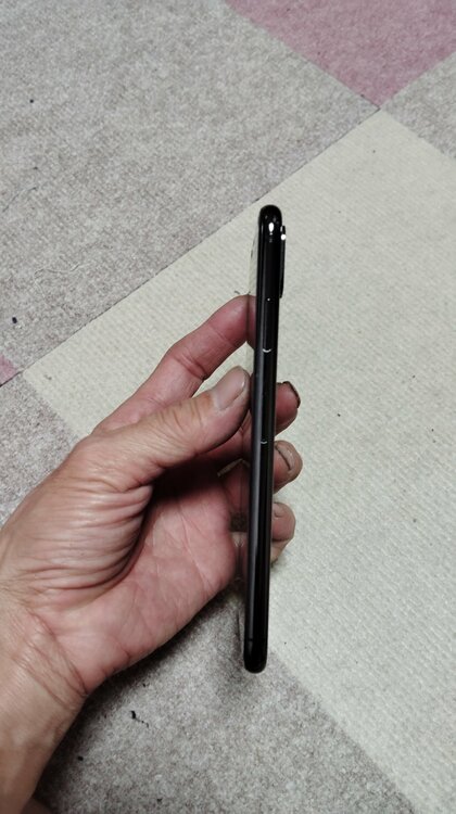 iPhoneXS Max 256GB au（スマホ）の商品画像 - 査定依頼日：2026年3月27日 - 最高査定価格：13,000円