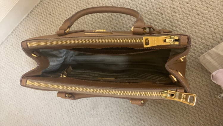 プラダ  （ブランドバッグ）の商品画像 - 査定依頼日：2025年8月17日 - 最高査定価格：110,000円