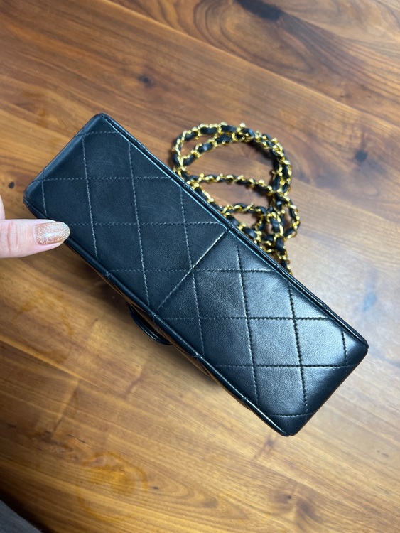 シャネルミニマトラッセ ラムスキン（ブランドバッグ）の商品画像 - 査定依頼日：2025年6月26日 - 最高査定価格：450,000円