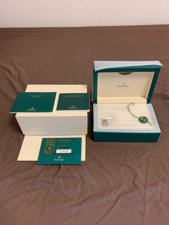 ロレックス・ミルガウス 116400GV（高級時計）の商品画像 - 査定依頼日：2025年5月8日 - 最高査定価格：1,700,000円