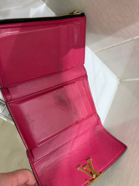 ルイ・ヴィトン トリヨン ポルトフォイユカプシーヌコンパクト M62157 （ブランド財布・小物）の商品画像 - 査定依頼日：2025年3月30日 - 最高査定価格：10,000円