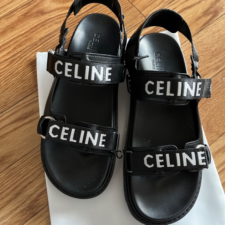 セリーヌ　サンダル（古着・ファッション）の商品画像 - 査定依頼日：2026年2月26日 - 最高査定価格：100,000円