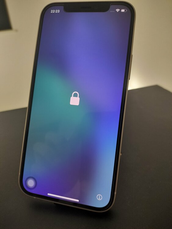 iPhone 12 64GB Softbank（スマホ）の商品画像 - 査定依頼日：2026年4月18日 - 最高査定価格：24,000円