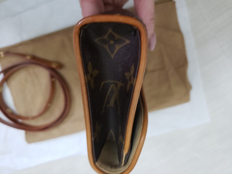 フロランティーヌ（ブランドバッグ）の商品画像 - 査定依頼日：2020年11月8日 - 最高査定価格：51,000円