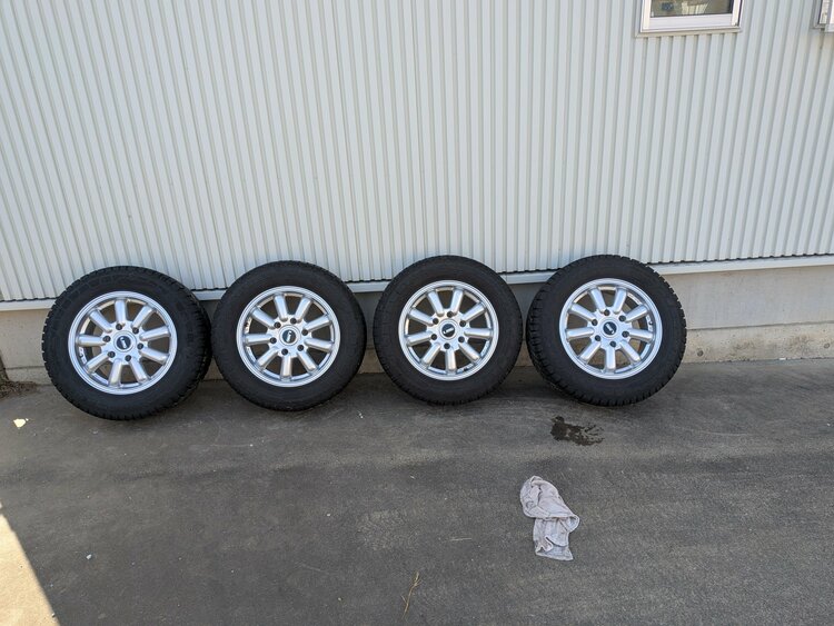 ハイエースバン215/65R16ミシュランオールシーズンタイヤ（カー用品）の商品画像 - 査定依頼日：2026年3月15日 - 最高査定価格：10,000円