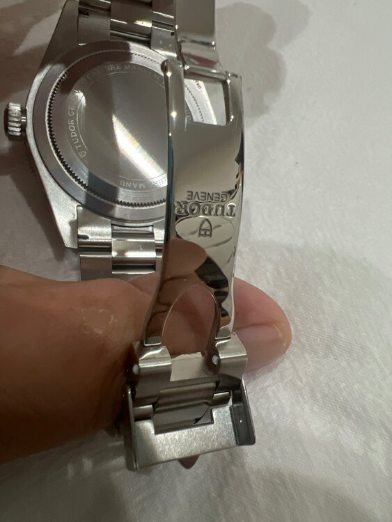 チューダー ブラックベイ （高級時計）の商品画像 - 査定依頼日：2025年4月22日 - 最高査定価格：600,000円