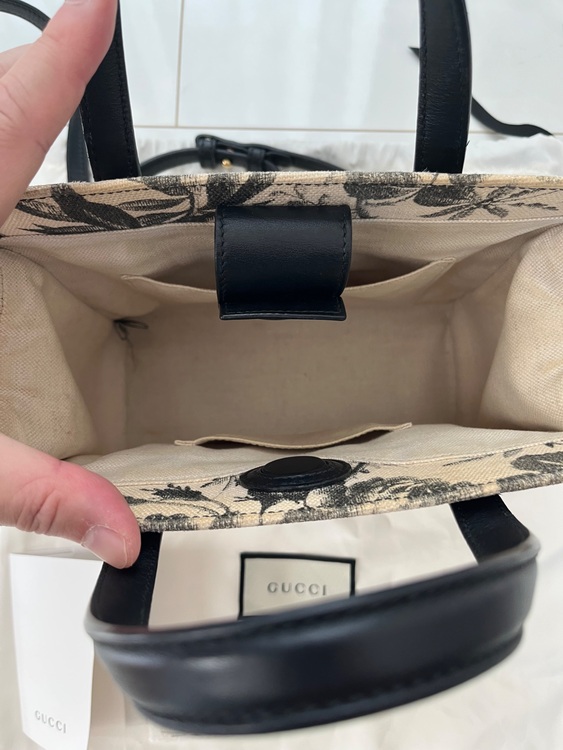 GGリボン　ミニトート　2WAY  443089 K2I1J 1000（ブランドバッグ）の商品画像 - 査定依頼日：2025年8月24日 - 最高査定価格：70,000円