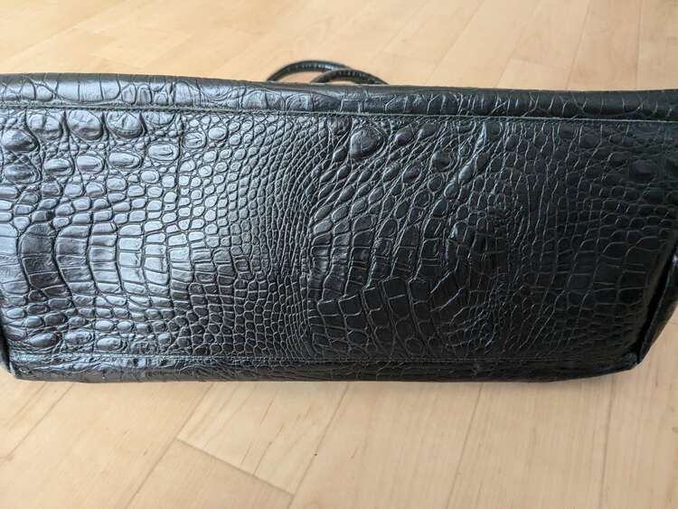 わからない（ブランドバッグ）の商品画像 - 査定依頼日：2025年3月27日 - 最高査定価格：2,000円