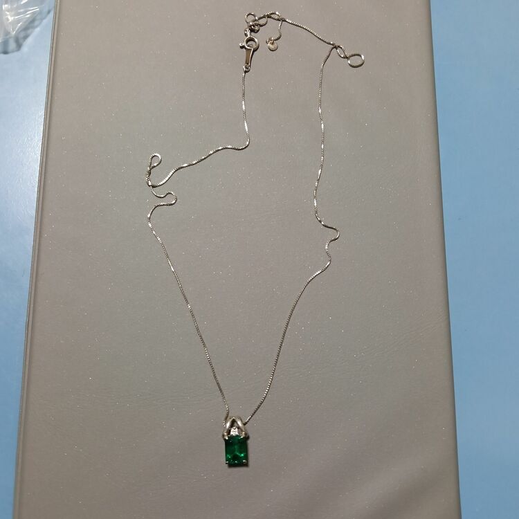 再結晶エメラルド　ペンダント（宝石）の商品画像 - 査定依頼日：2025年11月30日 - 最高査定価格：35,000円