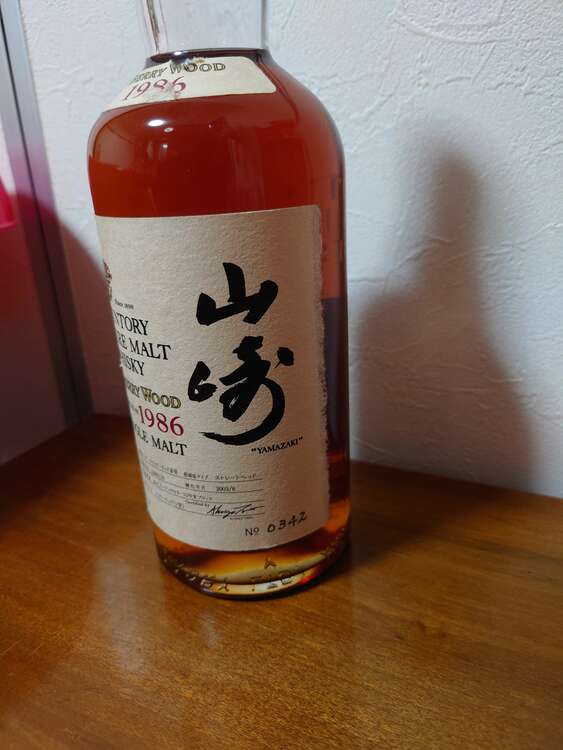 ウイスキー サントリー山崎 （お酒）の商品画像 - 査定依頼日：2025年1月19日 - 最高査定価格：350,000円