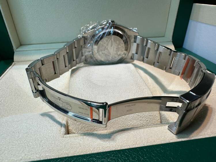 ロレックス パーペチュアル 126000（高級時計）の商品画像 - 査定依頼日：2025年2月6日 - 最高査定価格：1,500,000円