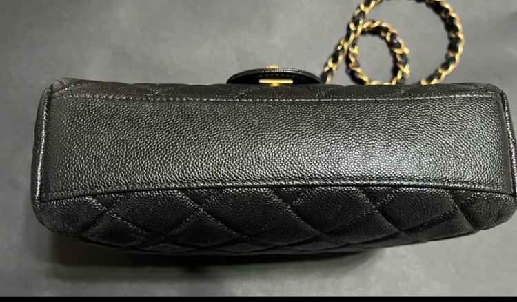 シャネル　マトラッセ　スモールフラップバッグ　ブラック　（ブランドバッグ）の商品画像 - 査定依頼日：2025年9月26日 - 最高査定価格：550,000円