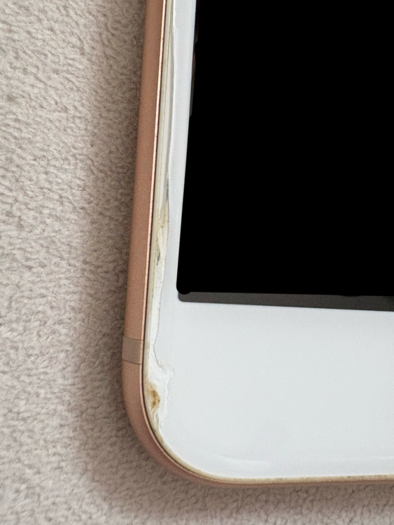 iPhone8　256GB（スマホ）の商品画像 - 査定依頼日：2026年3月17日 - 最高査定価格：3,000円