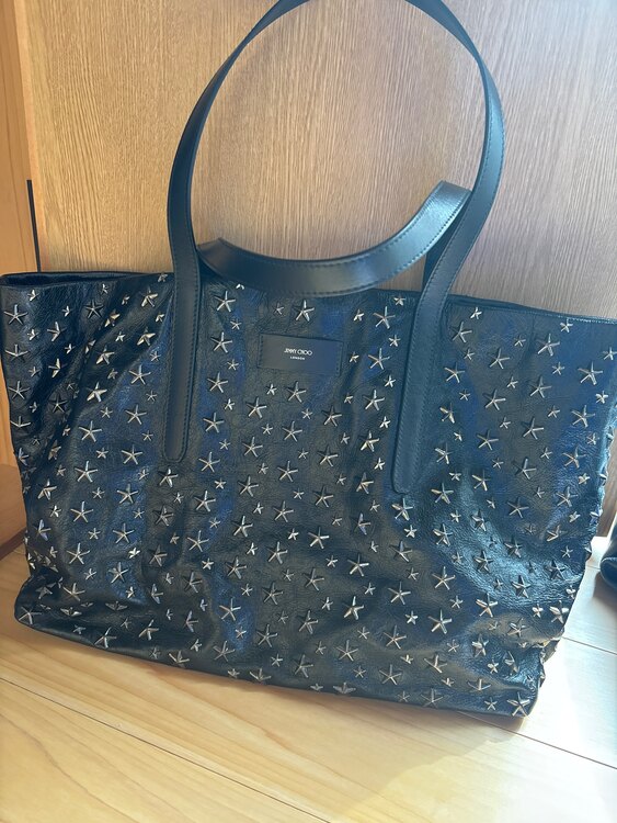 ジミーチュウ  （ブランドバッグ）の商品画像 - 査定依頼日：2025年1月27日 - 最高査定価格：15,000円