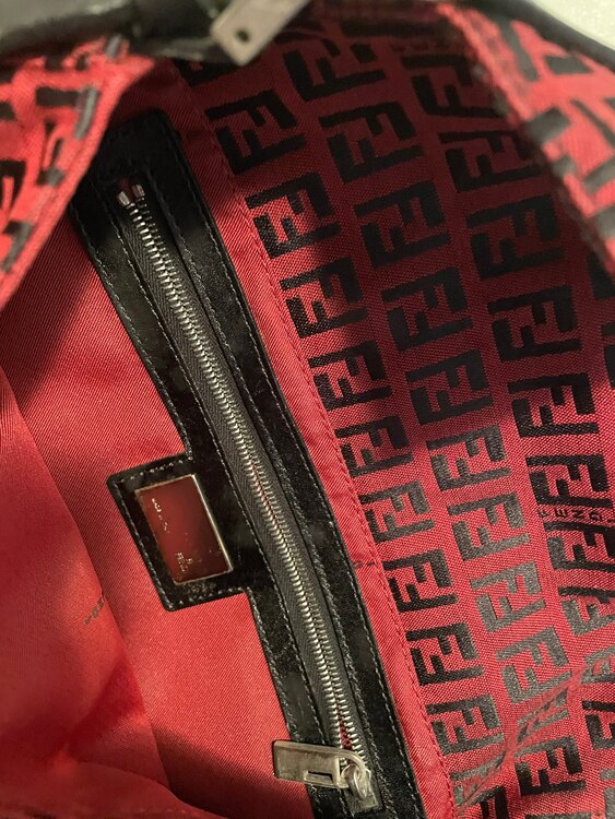 フェンディ  （ブランドバッグ）の商品画像 - 査定依頼日：2025年5月29日 - 最高査定価格：100,000円