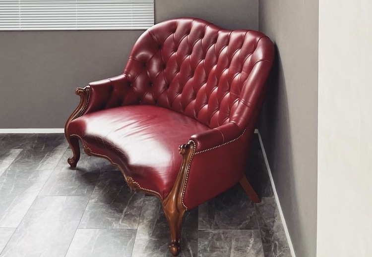 イタリア製ソファ（美術品・骨董品）の商品画像 - 査定依頼日：2026年3月2日 - 最高査定価格：22,000円