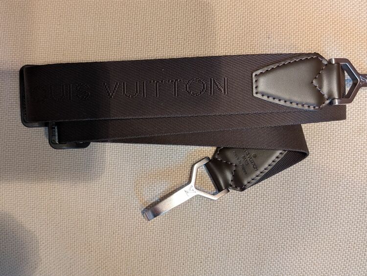 ルイヴィトン タイガ （ブランドバッグ）の商品画像 - 査定依頼日：2025年10月1日 - 最高査定価格：10,000円