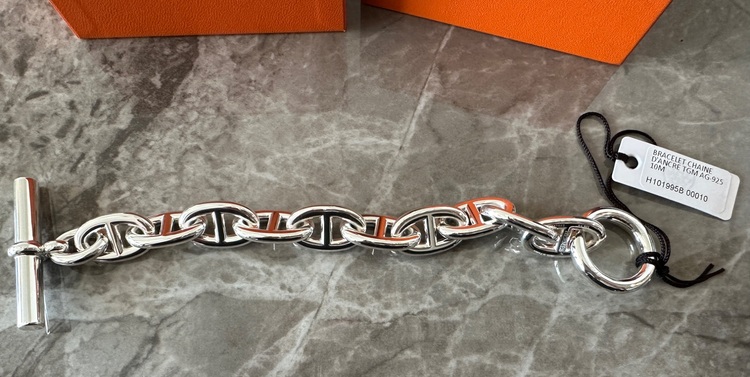 エルメス シェーヌダンクルTGM ブレスレット 010コマ 925   新品未使（金・貴金属）の商品画像 - 査定依頼日：2025年9月12日 - 最高査定価格：250,000円