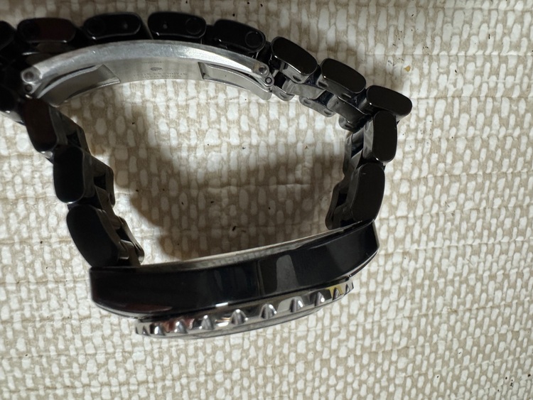 シャネル J12 H068（高級時計）の商品画像 - 査定依頼日：2025年10月1日 - 最高査定価格：240,000円