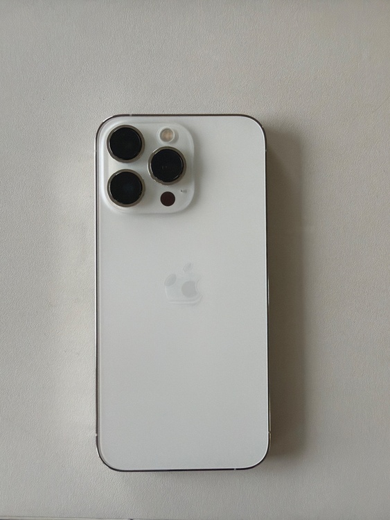 iPhone iPhone 13 Pro 128GB au（スマホ）の商品画像 - 査定依頼日：2026年7月3日 - 最高査定価格：48,500円