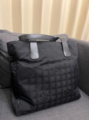 ニュートラベルライン トートバッグ GM（ブランドバッグ）の商品画像 - 査定依頼日：2026年2月4日 - 最高査定価格：15,000円