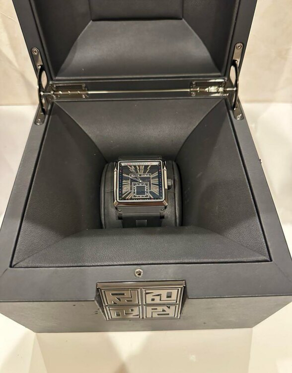 ロジェ・デュブイ その他 （高級時計）の商品画像 - 査定依頼日：2025年5月20日 - 最高査定価格：750,000円