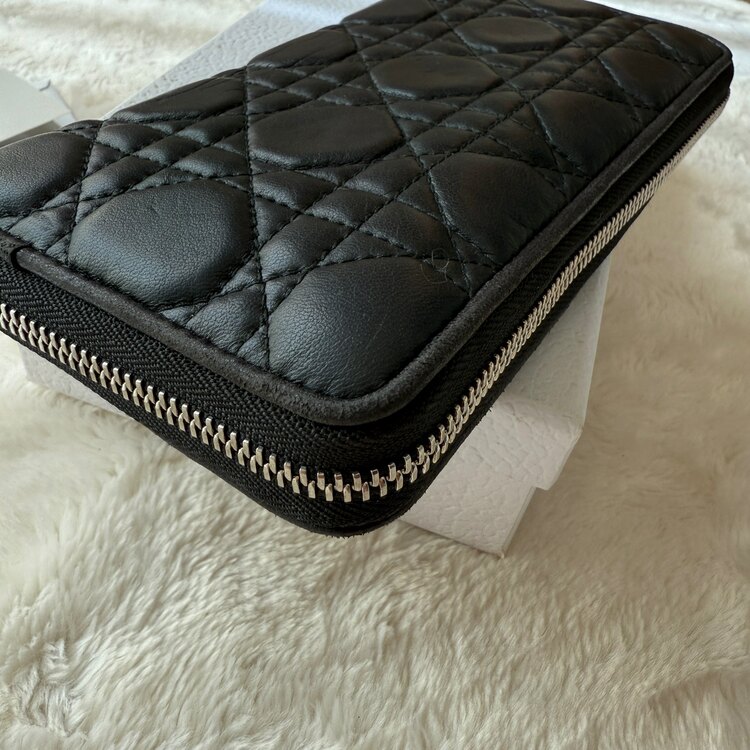 ディオール  （ブランドバッグ）の商品画像 - 査定依頼日：2025年5月17日 - 最高査定価格：60,000円