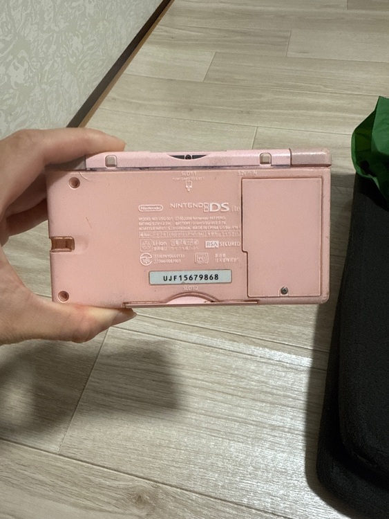 ニンテンドーDS rite（ゲーム機本体・ゲームソフト）の商品画像 - 査定依頼日：2025年8月15日 - 最高査定価格：300円