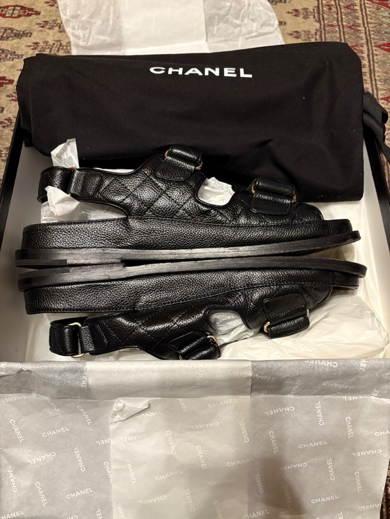 サンダル（ブランド財布・小物）の商品画像 - 査定依頼日：2025年10月29日 - 最高査定価格：49,000円