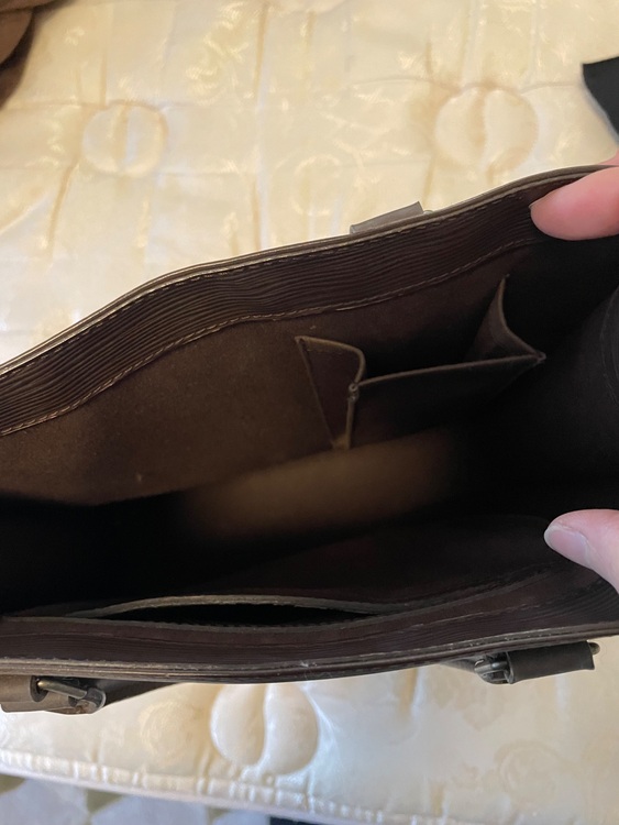 サックプラ（エピ、モカブラウン色）（ブランドバッグ）の商品画像 - 査定依頼日：2025年11月16日 - 最高査定価格：30,000円